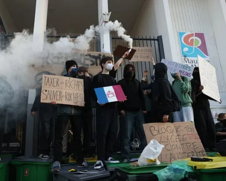 Recently Appointed French Prime Minister Under Mounting Scrutiny as Nationwide Protests Disrupt Schools and Transportation
